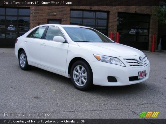 2011 Toyota Camry LE in Super White