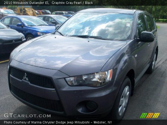 2010 Mitsubishi Outlander ES in Graphite Gray Pearl