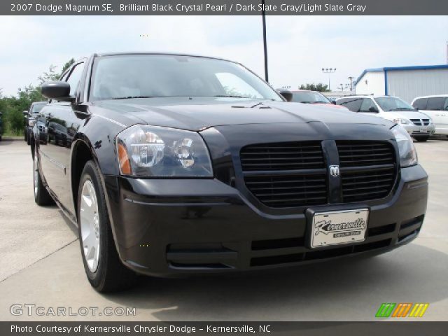 2007 Dodge Magnum SE in Brilliant Black Crystal Pearl