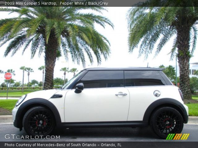 2009 Mini Cooper S Hardtop in Pepper White