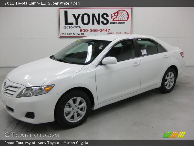 2011 Toyota Camry LE in Super White