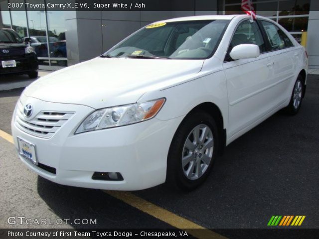 2007 Toyota Camry XLE V6 in Super White