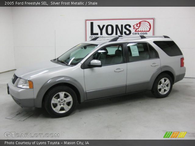 2005 Ford Freestyle SEL in Silver Frost Metallic