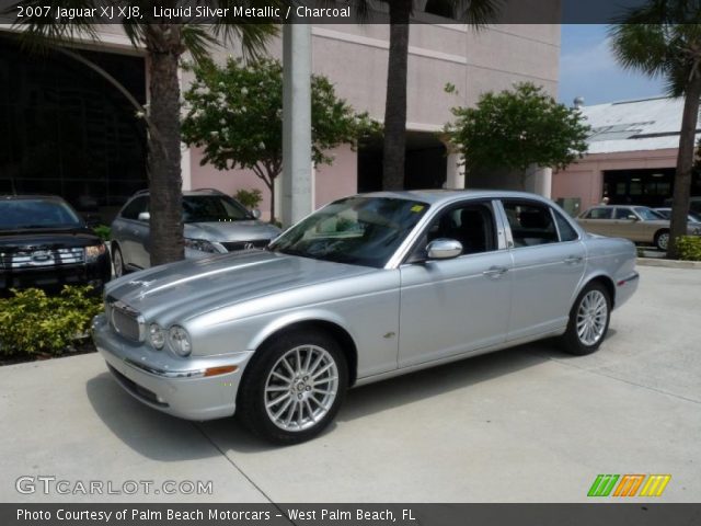 2007 Jaguar XJ XJ8 in Liquid Silver Metallic