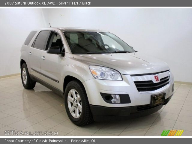 2007 Saturn Outlook XE AWD in Silver Pearl
