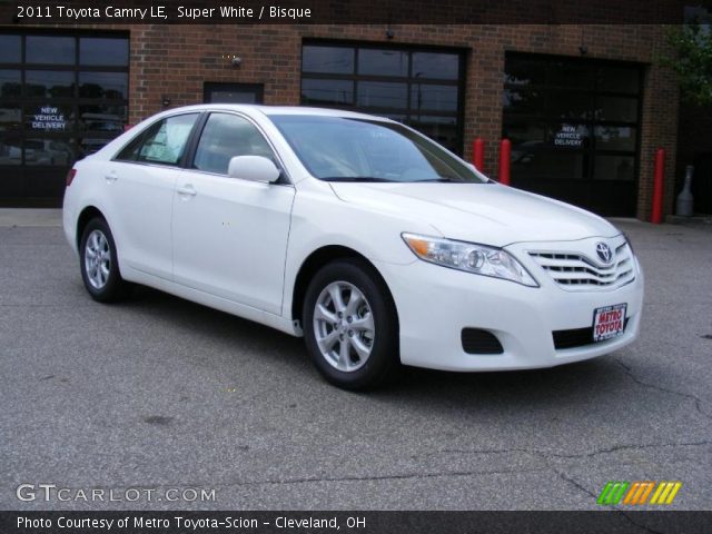 2011 Toyota Camry LE in Super White