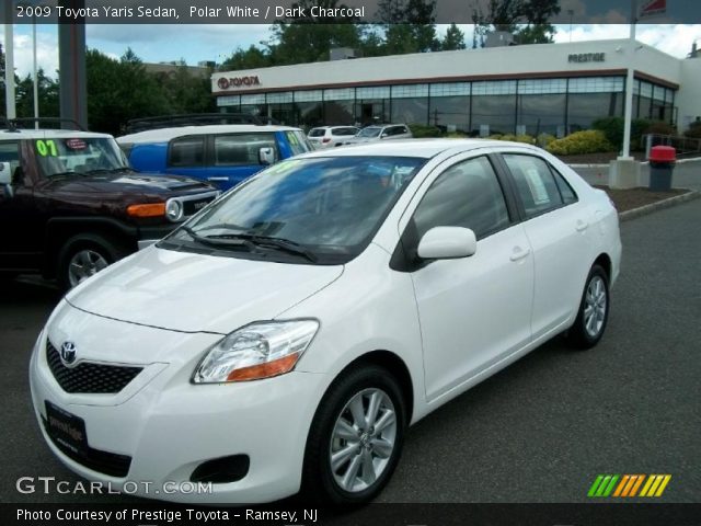 2009 Toyota Yaris Sedan in Polar White