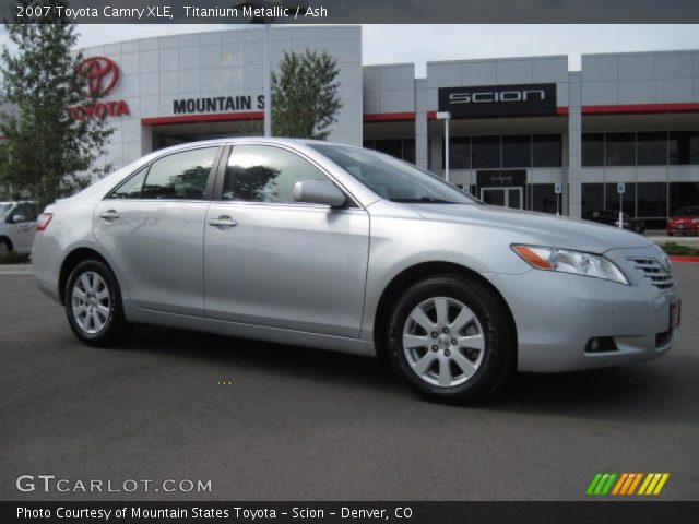 2007 Toyota Camry XLE in Titanium Metallic