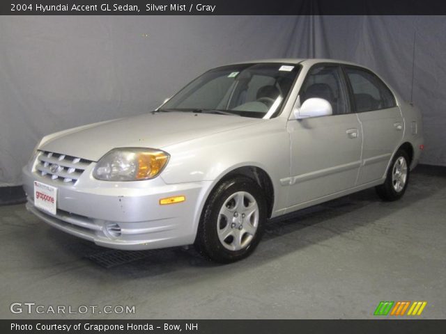 2004 Hyundai Accent GL Sedan in Silver Mist