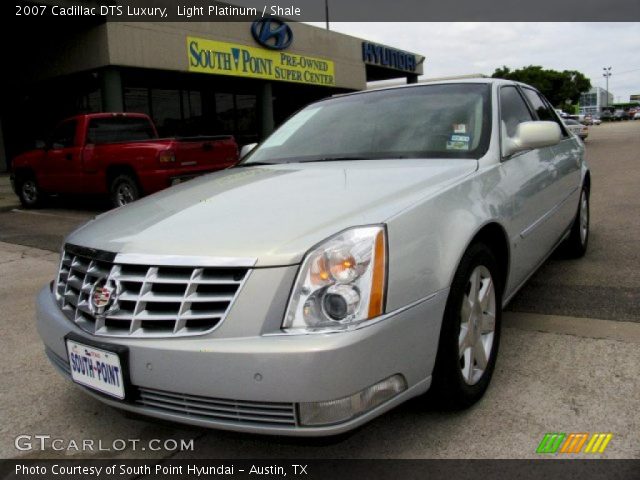 2007 Cadillac DTS Luxury in Light Platinum