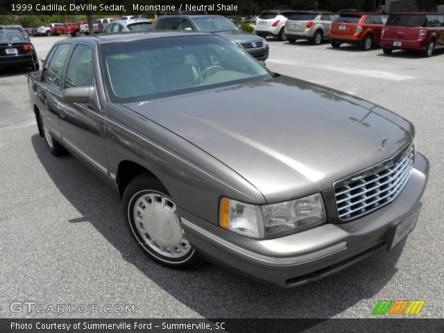 1999 Cadillac DeVille Sedan in Moonstone