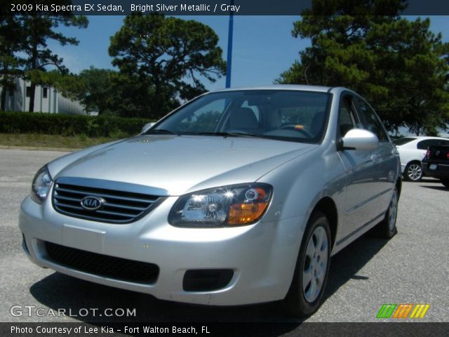 2009 Kia Spectra EX Sedan in Bright Silver Metallic