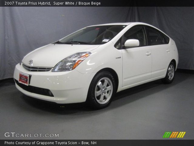 2007 Toyota Prius Hybrid in Super White