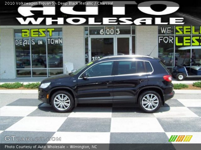 2010 Volkswagen Tiguan S in Deep Black Metallic