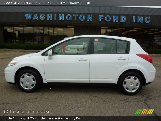 2009 Nissan Versa 1.8 S Hatchback in Fresh Powder