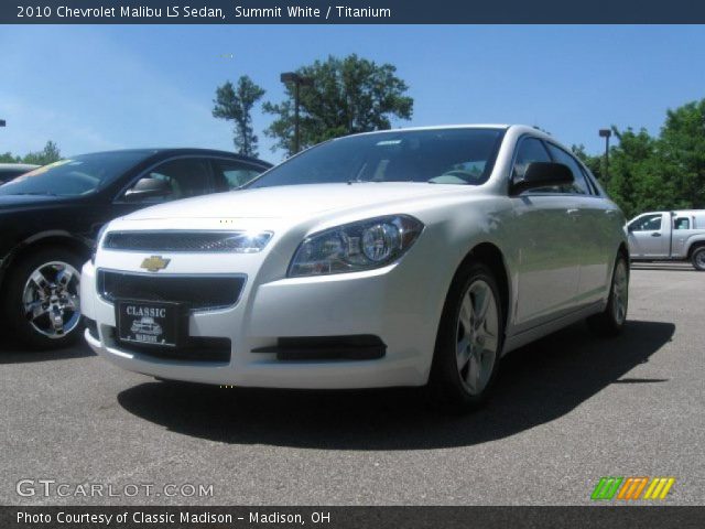 2010 Chevrolet Malibu LS Sedan in Summit White