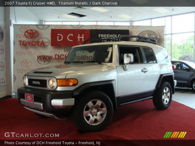 2007 Toyota FJ Cruiser 4WD in Titanium Metallic