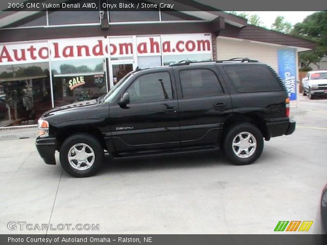 2006 GMC Yukon Denali AWD in Onyx Black