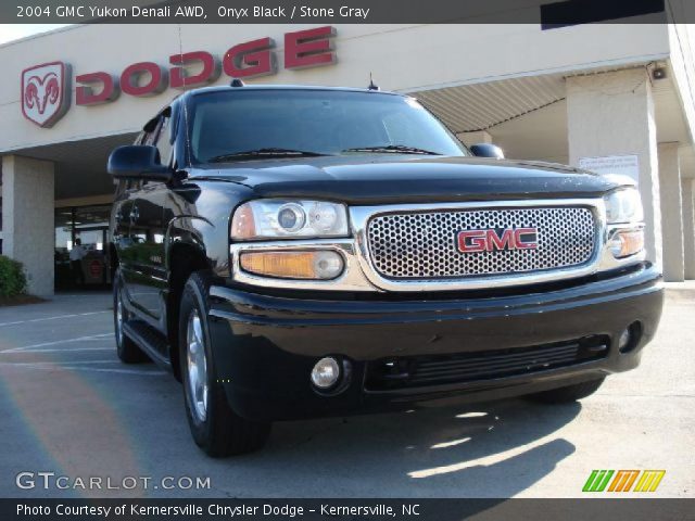 2004 GMC Yukon Denali AWD in Onyx Black