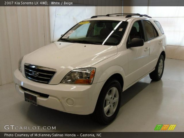 2007 Kia Sorento LX 4WD in White