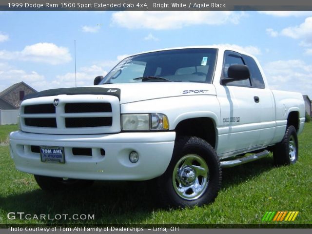 1999 Dodge Ram 1500 Sport Extended Cab 4x4 in Bright White