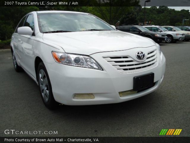 2007 Toyota Camry LE in Super White