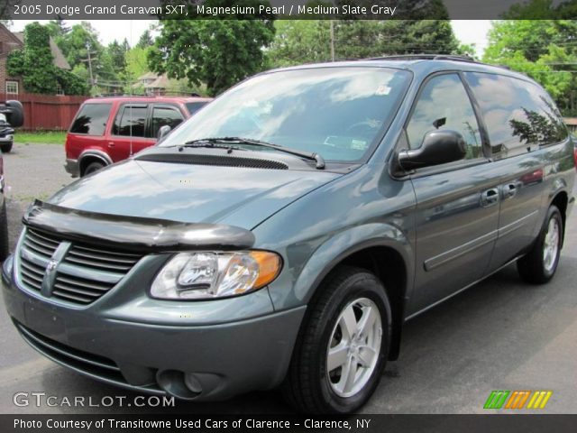 2005 Dodge Grand Caravan SXT in Magnesium Pearl