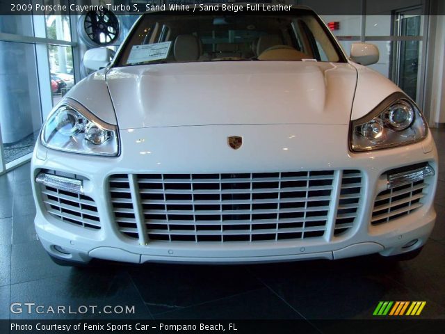 2009 Porsche Cayenne Turbo S in Sand White