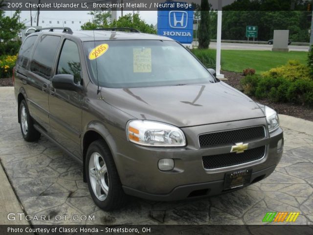2005 Chevrolet Uplander LS in Bronzemist Metallic