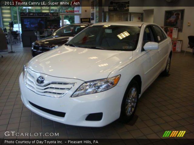 2011 Toyota Camry LE in Super White