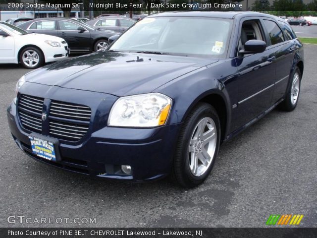 2006 Dodge Magnum SXT in Midnight Blue Pearl