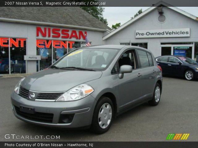 2007 Nissan Versa S in Magnetic Grey Metallic