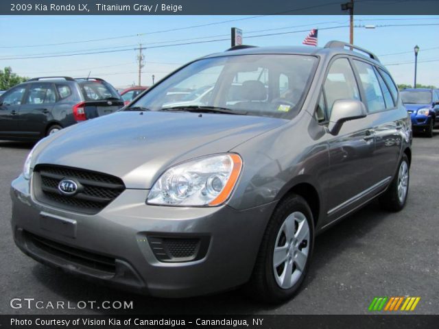 2009 Kia Rondo LX in Titanium Gray