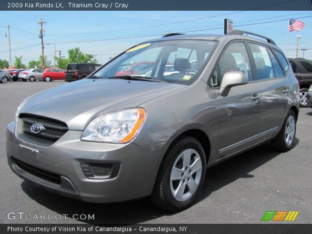 2009 Kia Rondo LX in Titanium Gray