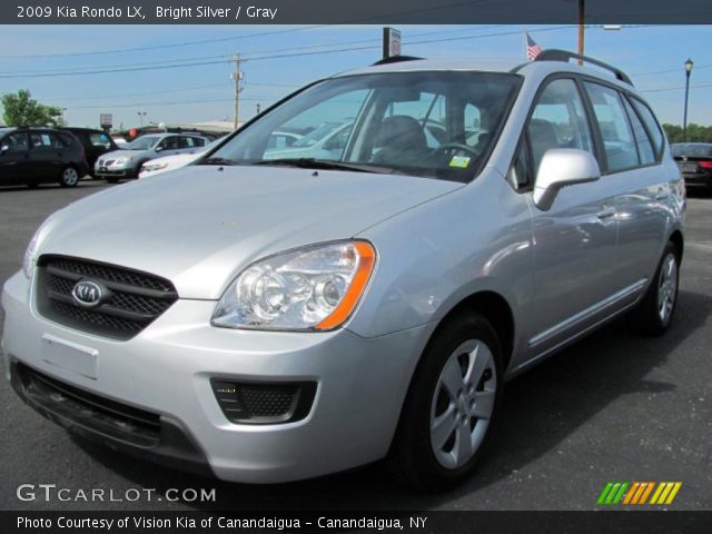 2009 Kia Rondo LX in Bright Silver