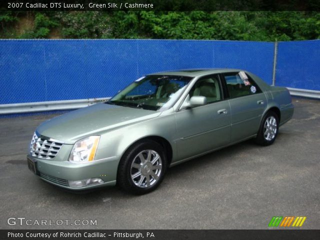 2007 Cadillac DTS Luxury in Green Silk