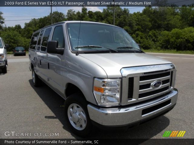 2009 Ford E Series Van E150 XLT Passenger in Brilliant Silver Metallic