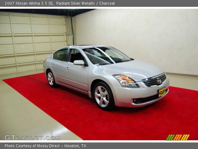 2007 Nissan Altima 3.5 SE in Radiant Silver Metallic