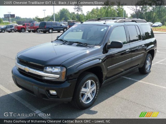 2005 Chevrolet TrailBlazer EXT LS in Black