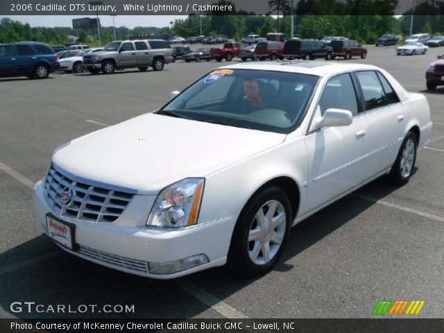 2006 Cadillac DTS Luxury in White Lightning