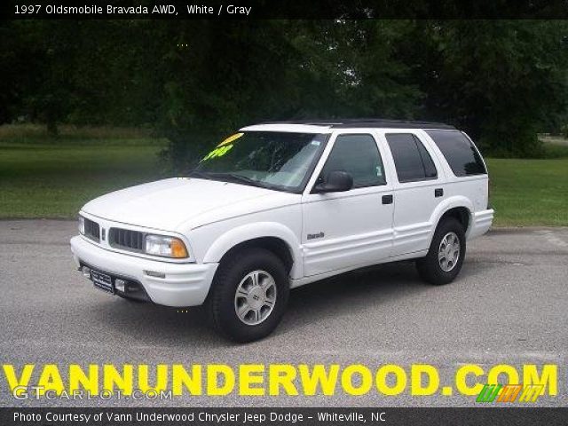 1997 Oldsmobile Bravada AWD in White