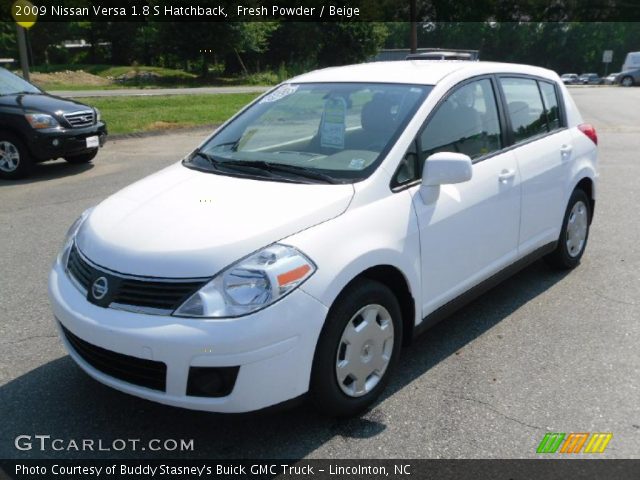 2009 Nissan Versa 1.8 S Hatchback in Fresh Powder