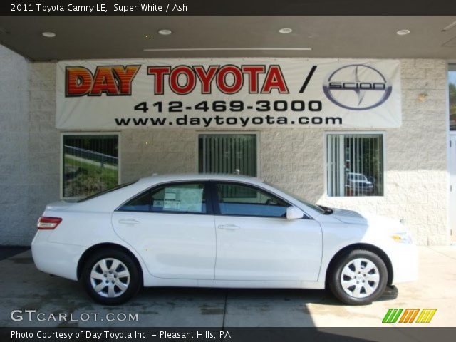 2011 Toyota Camry LE in Super White
