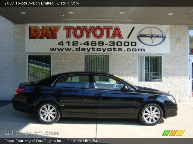 2007 Toyota Avalon Limited in Black