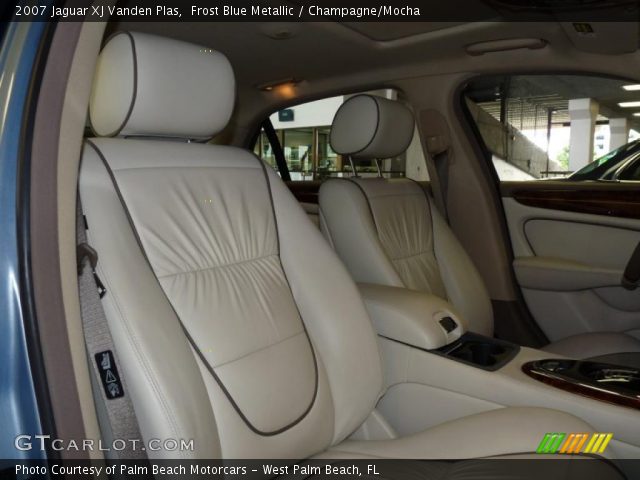 2007 Jaguar XJ Vanden Plas in Frost Blue Metallic