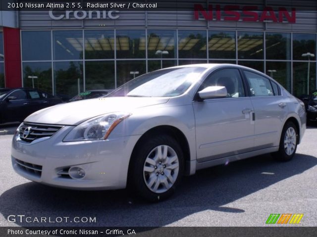2010 Nissan Altima 2.5 S in Radiant Silver