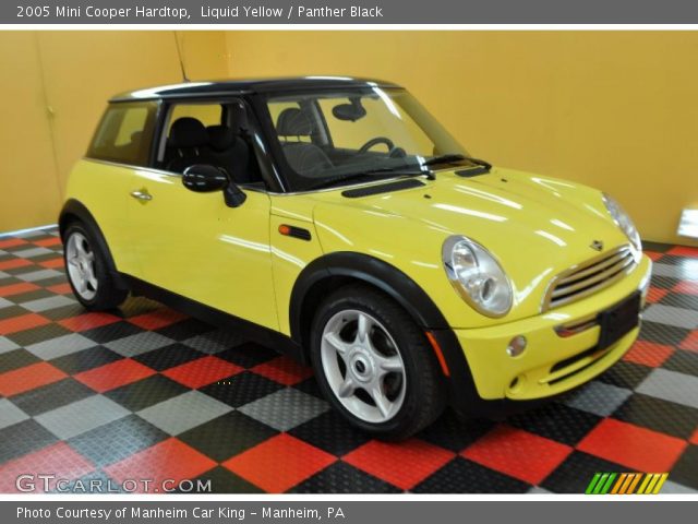 2005 Mini Cooper Hardtop in Liquid Yellow