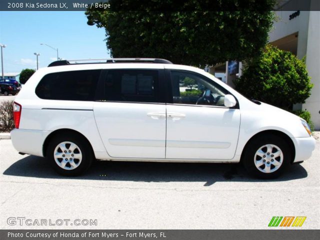 2008 Kia Sedona LX in White