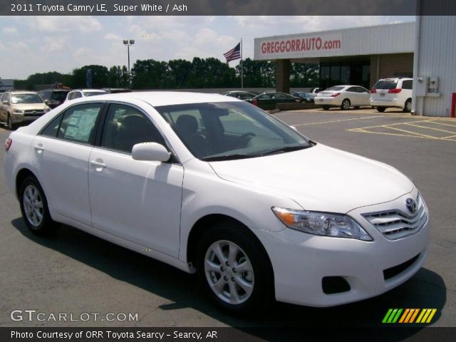 2011 Toyota Camry LE in Super White