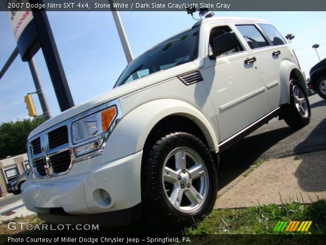 2007 Dodge Nitro SXT 4x4 in Stone White